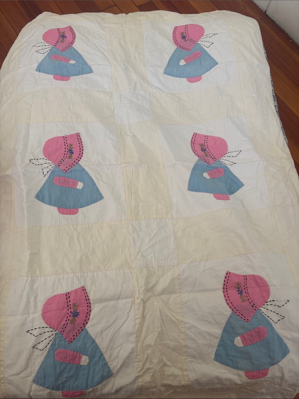 Vintage Sunbonnet Quilted Throw - Pink & Blue